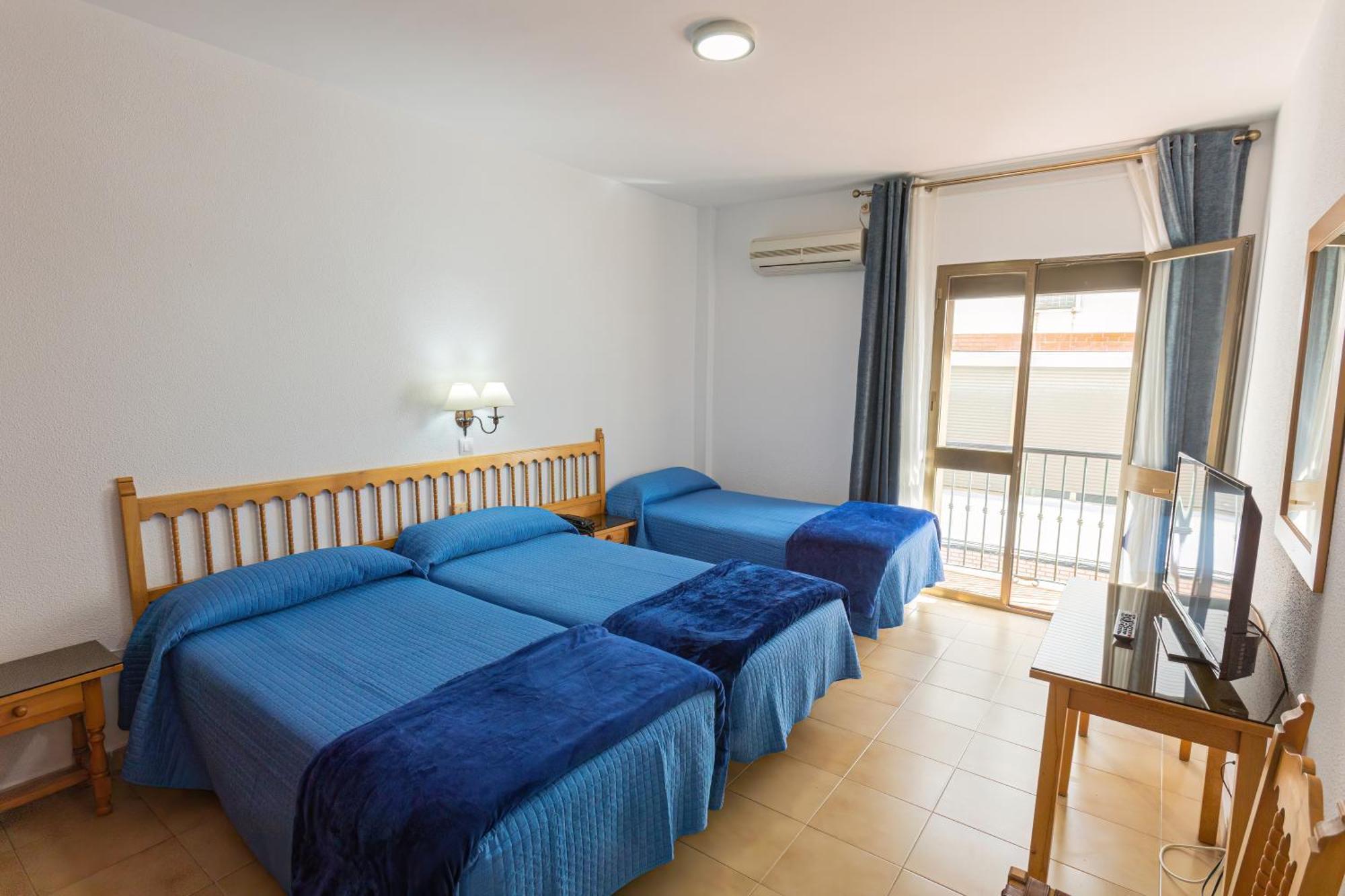 Hotel Tres Jotas Conil Conil De La Frontera Luaran gambar
