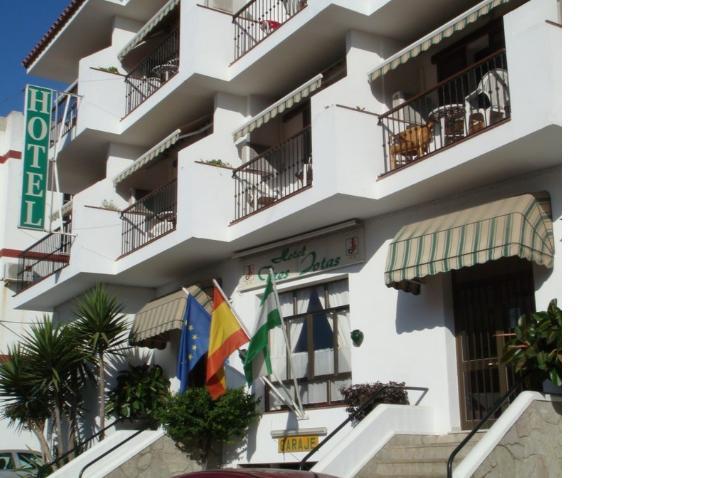 Hotel Tres Jotas Conil Conil De La Frontera Luaran gambar
