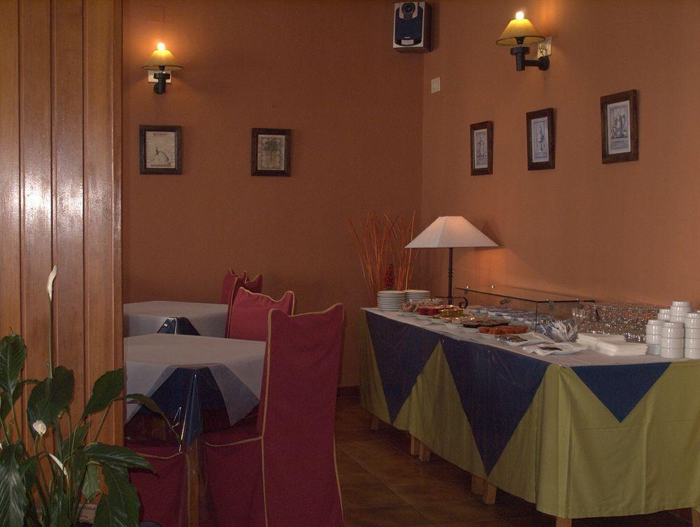 Hotel Tres Jotas Conil Conil De La Frontera Luaran gambar