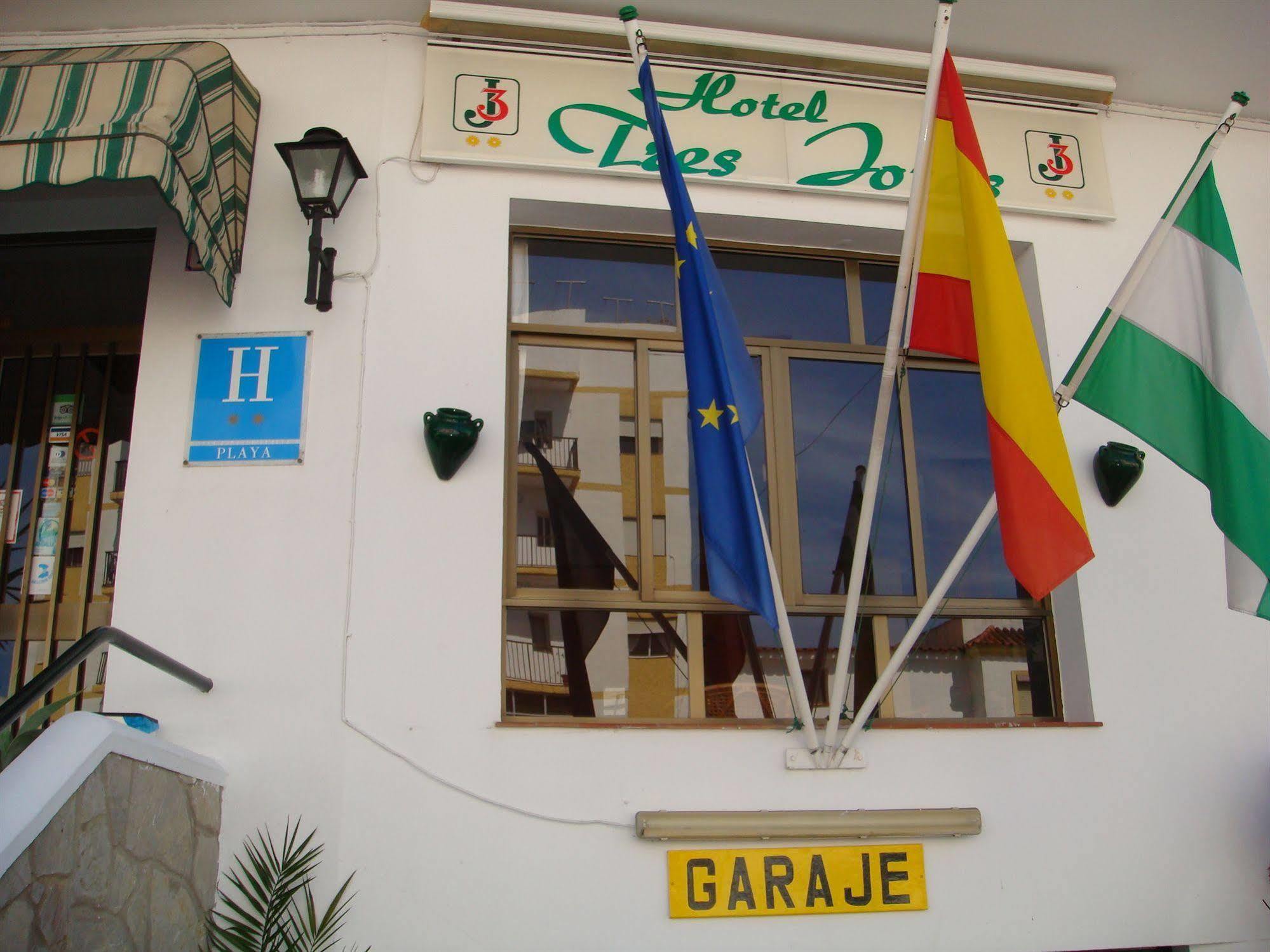 Hotel Tres Jotas Conil Conil De La Frontera Luaran gambar